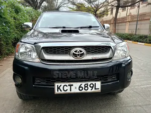 Toyota Hilux 2012 Gray