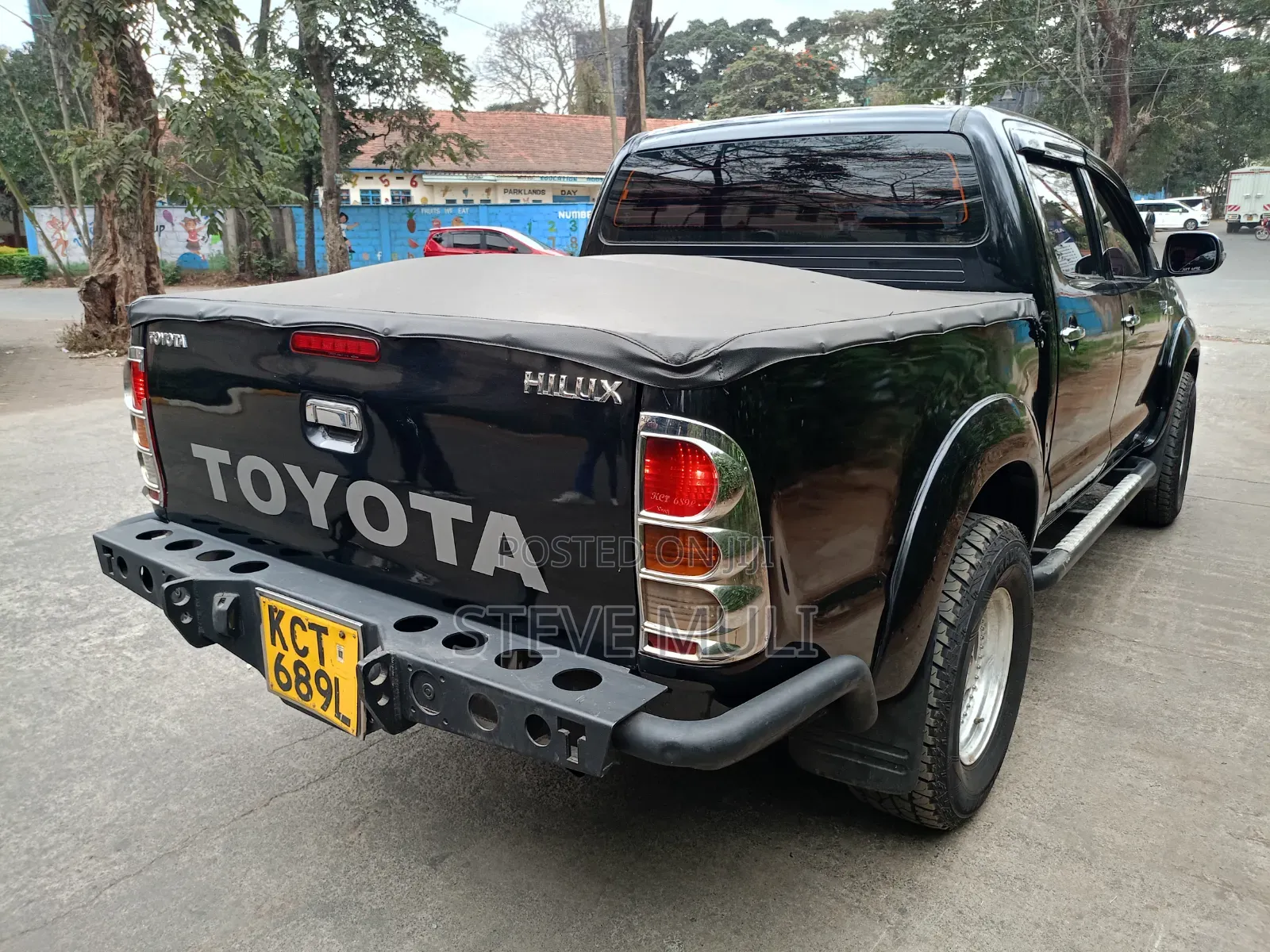 Toyota Hilux 2012 Gray