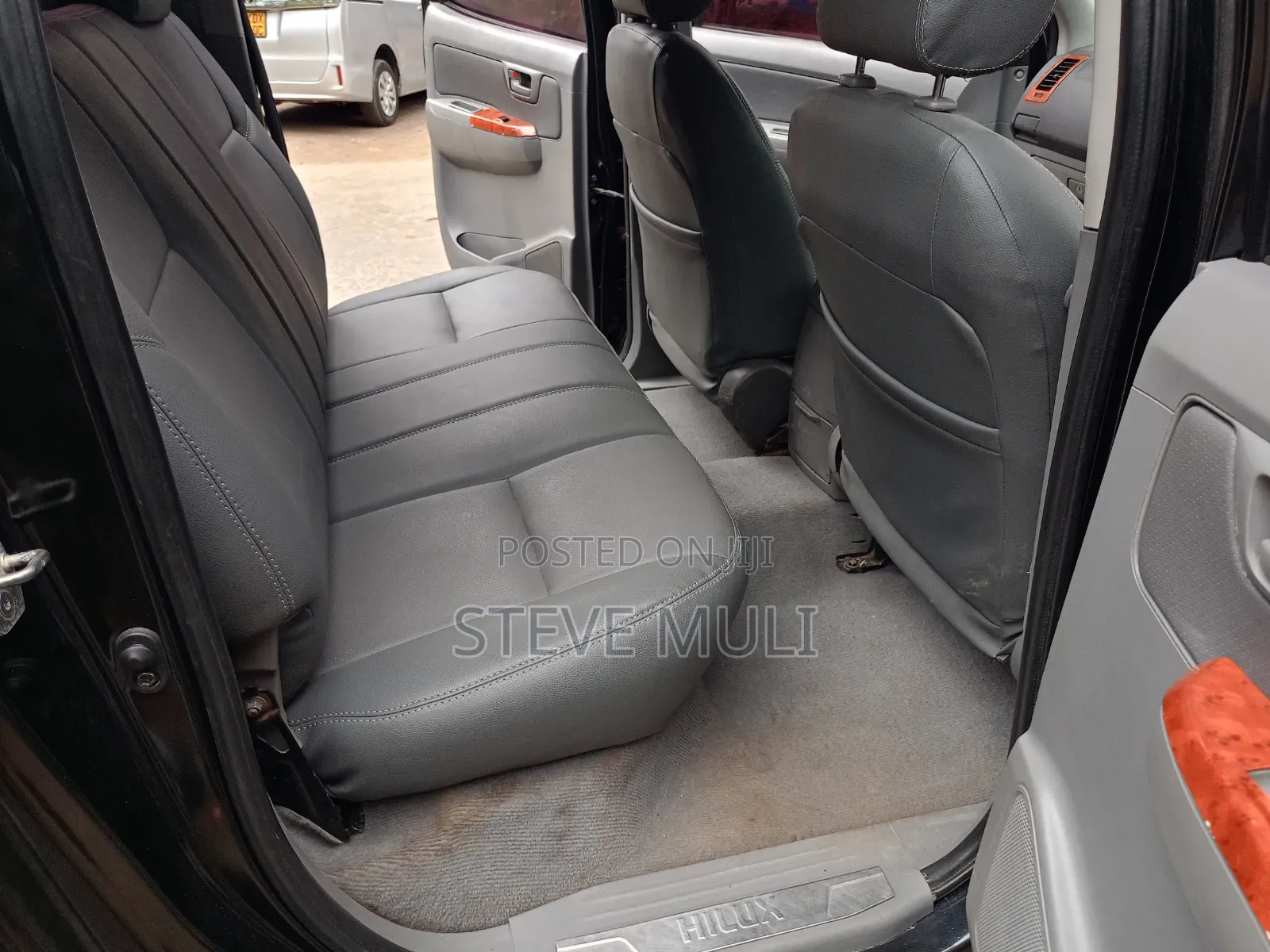 Toyota Hilux 2012 Gray