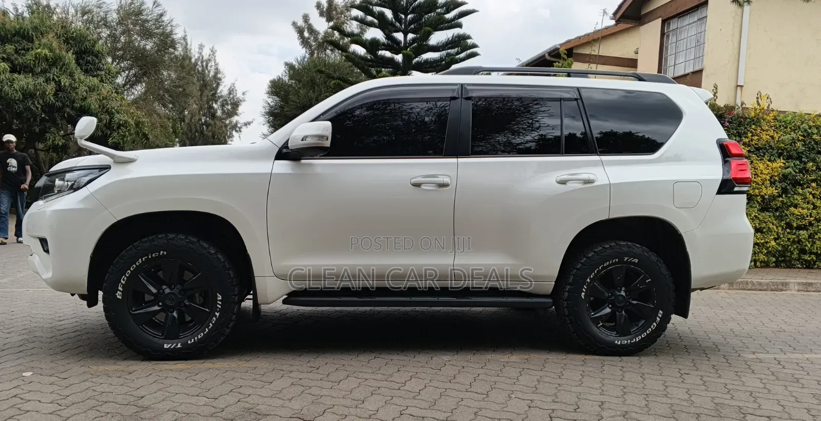 Toyota Land Cruiser Prado 2017 White