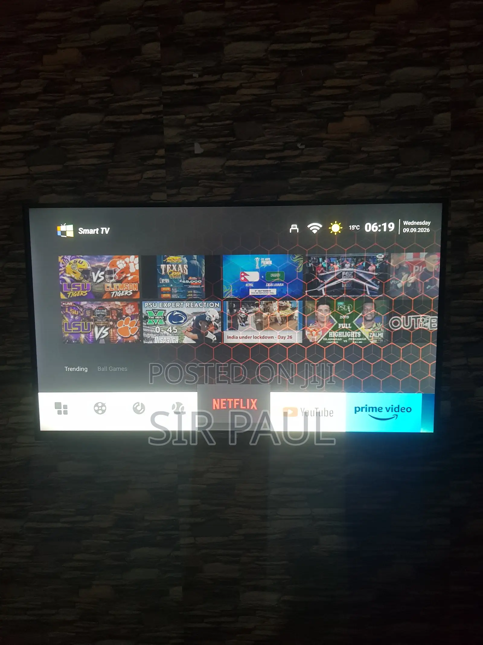 32 Inch Smart TV
