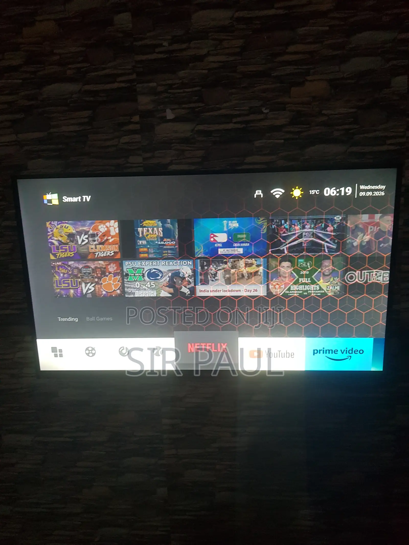 32 Inch Smart TV