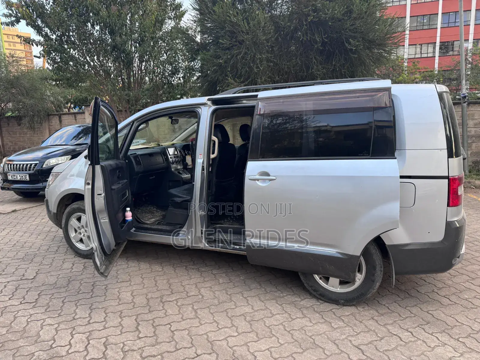 Mitsubishi Delica D:5 2013 Silver