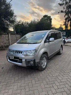 Mitsubishi Delica D:5 2013 Silver