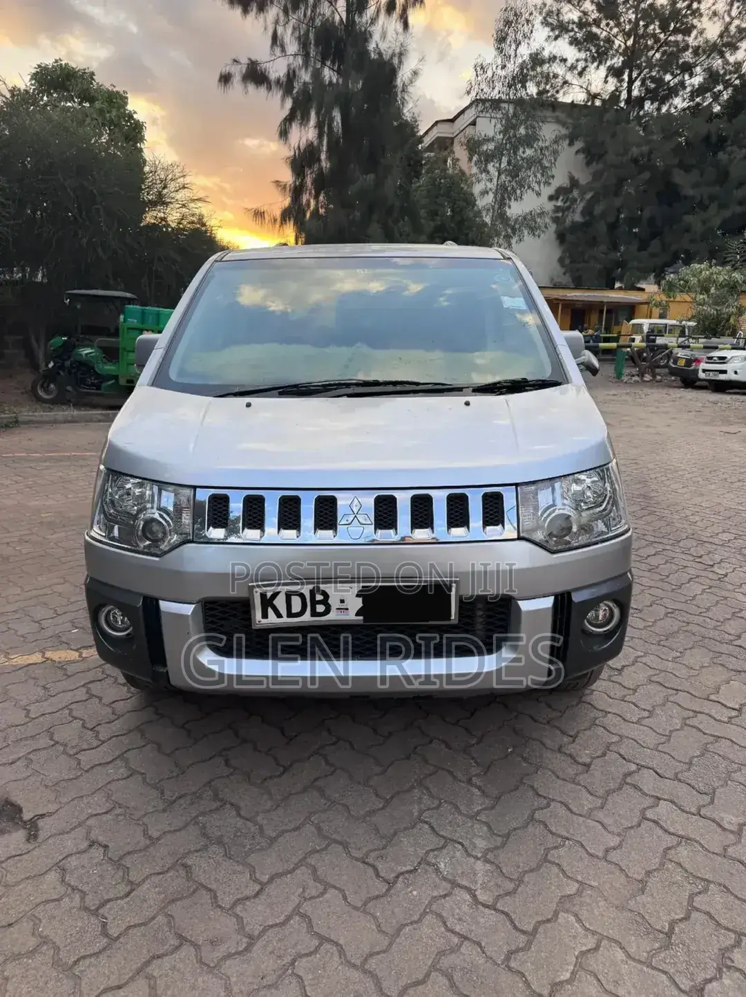 Mitsubishi Delica D:5 2013 Silver