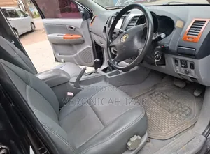 Toyota Hilux 2011 Black
