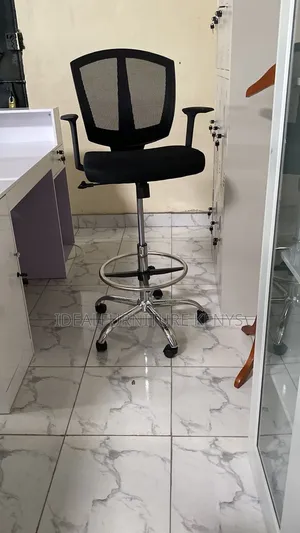 Mesh Counter Chair