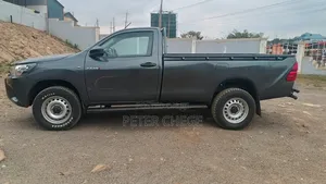 Toyota Hilux 2024 Gray