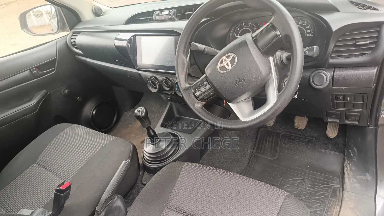 Toyota Hilux 2024 Gray