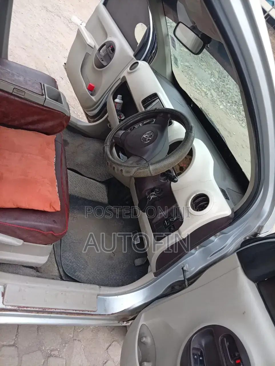 Toyota Passo 1.0 FWD 2012 Beige