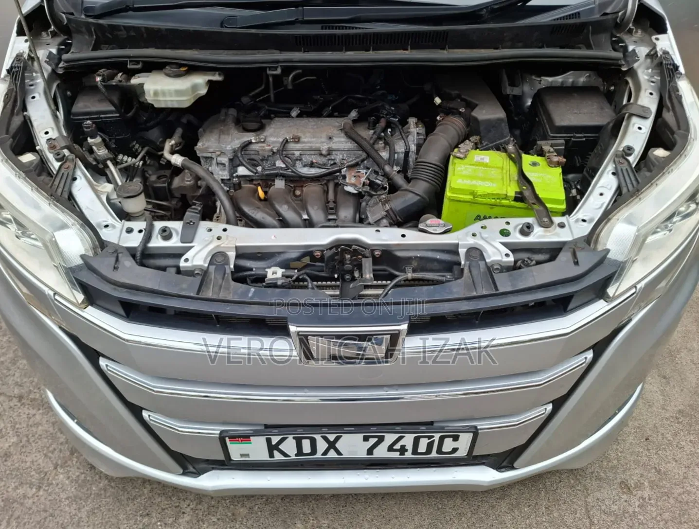 Toyota Noah 2018 Silver