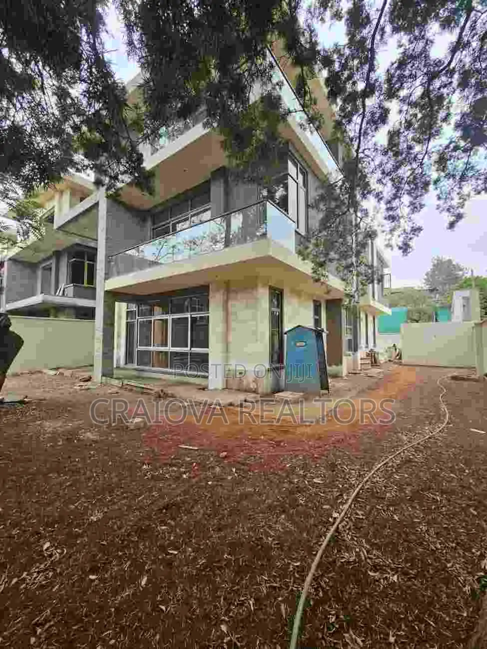 5bdrm Villa in Maziwa for sale