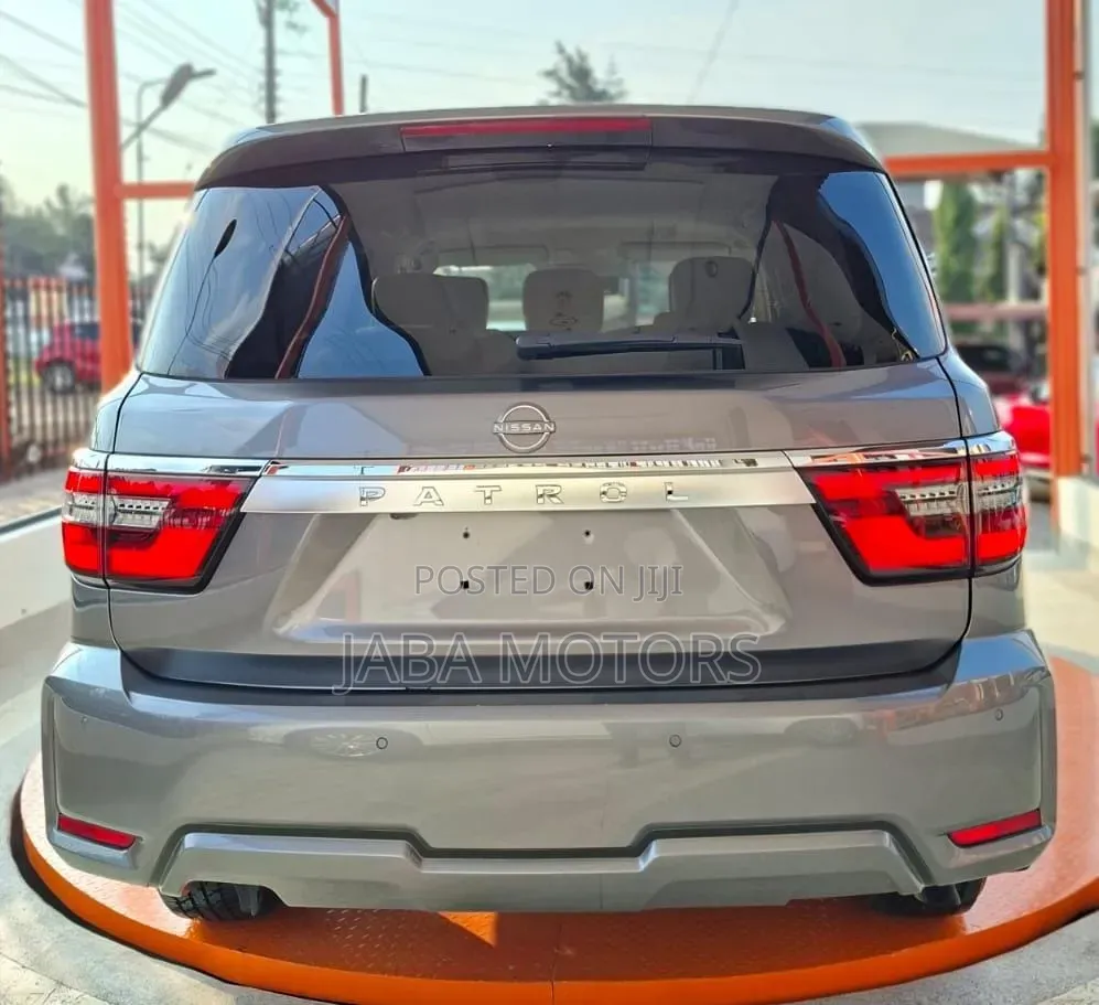 Nissan Patrol 2022 Silver