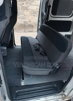 Nissan NV350 2015 Silver