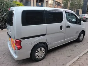 Nissan NV350 2015 Silver