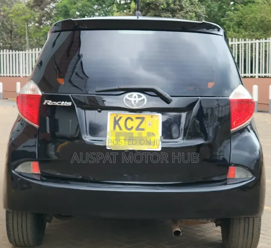 Toyota Ractis 1.5 FWD 2012 Black