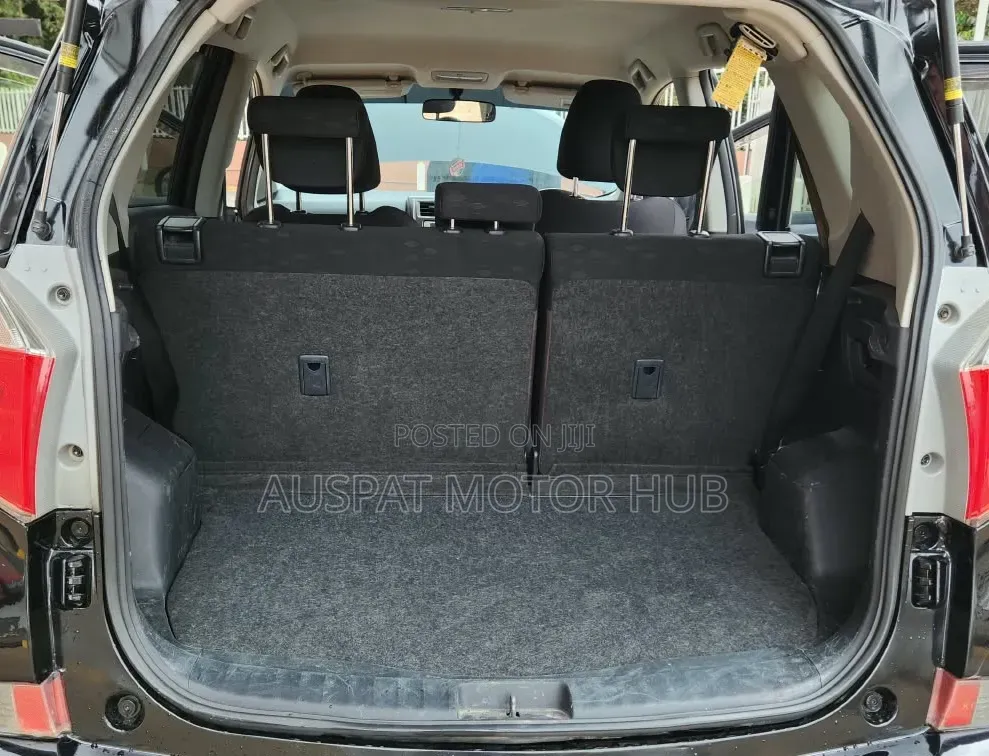 Toyota Ractis 1.5 FWD 2012 Black
