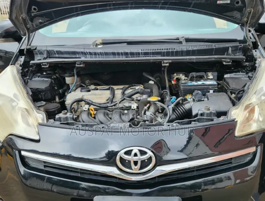 Toyota Ractis 1.5 FWD 2012 Black