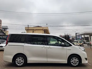 Toyota Noah 2.0 AWD (7 Seater) 2020 White