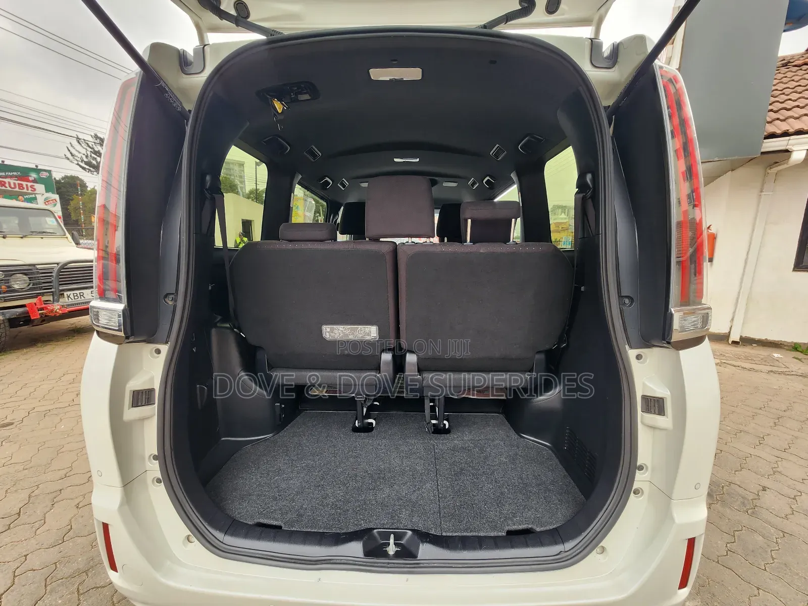 Toyota Noah 2.0 AWD (7 Seater) 2020 White