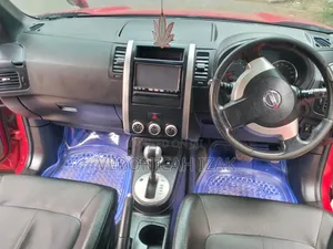 Nissan X-Trail 2012 Red