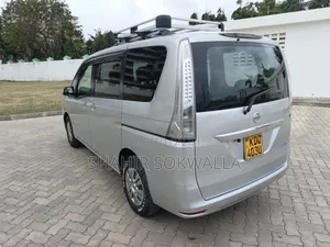 Nissan Serena 2016 Silver