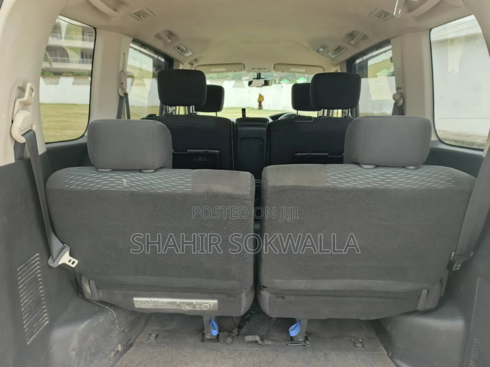 Nissan Serena 2016 Silver