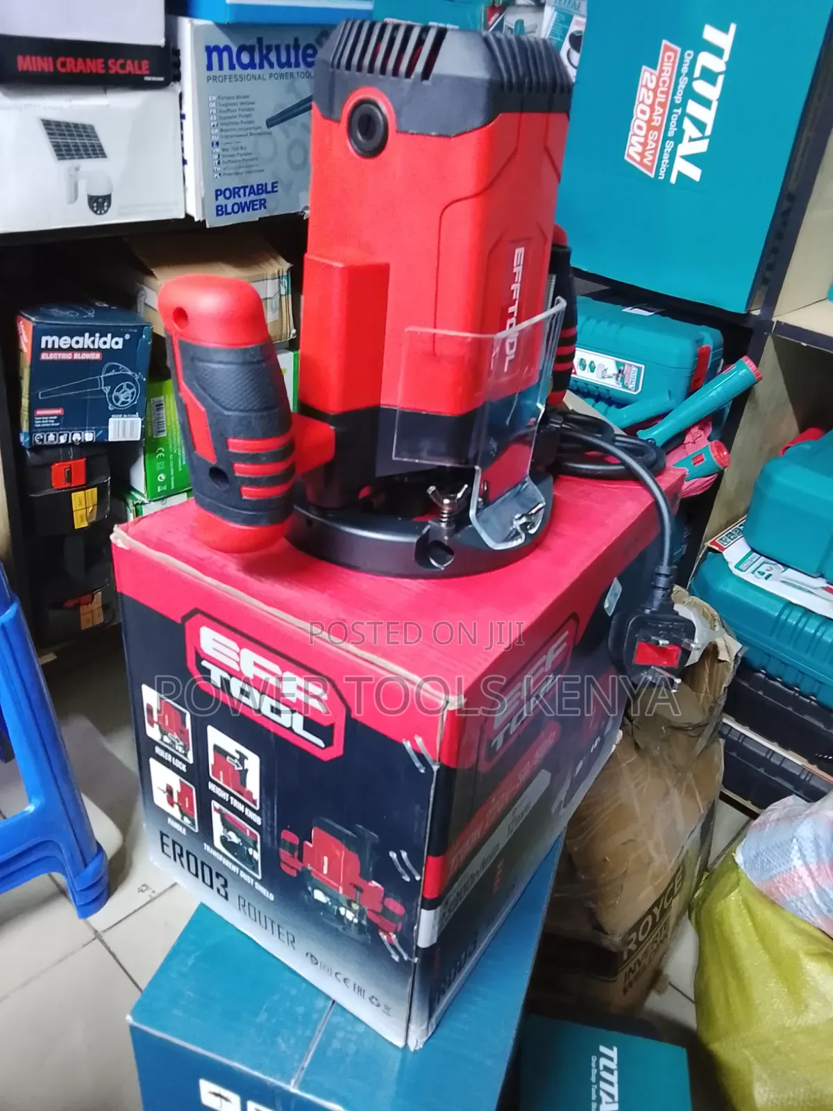 Heavy-Duty 2200w Wood Router 