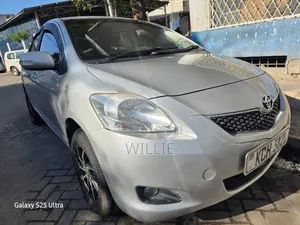 Toyota Belta 2009 Silver