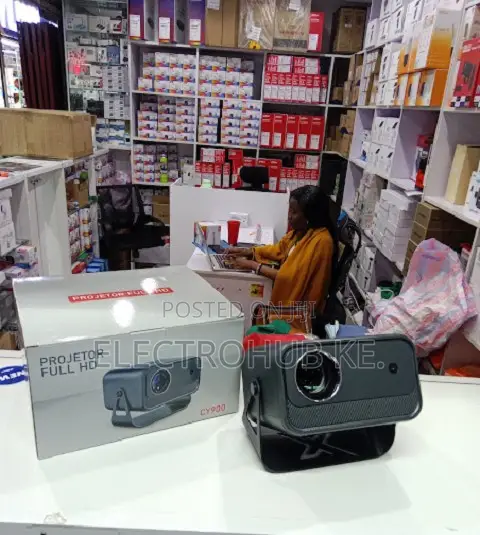 Cy900 Projector Bluetooth With Conectivity for Speakers and Headphones