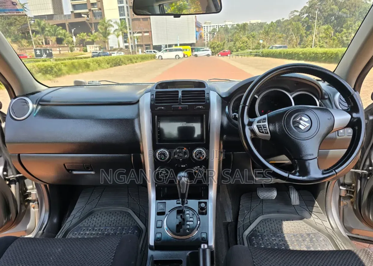 Suzuki Escudo 2005 Gray