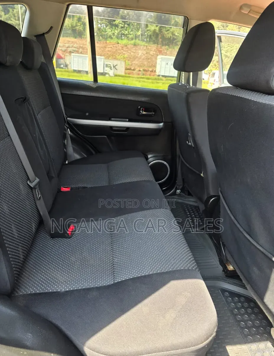 Suzuki Escudo 2005 Gray