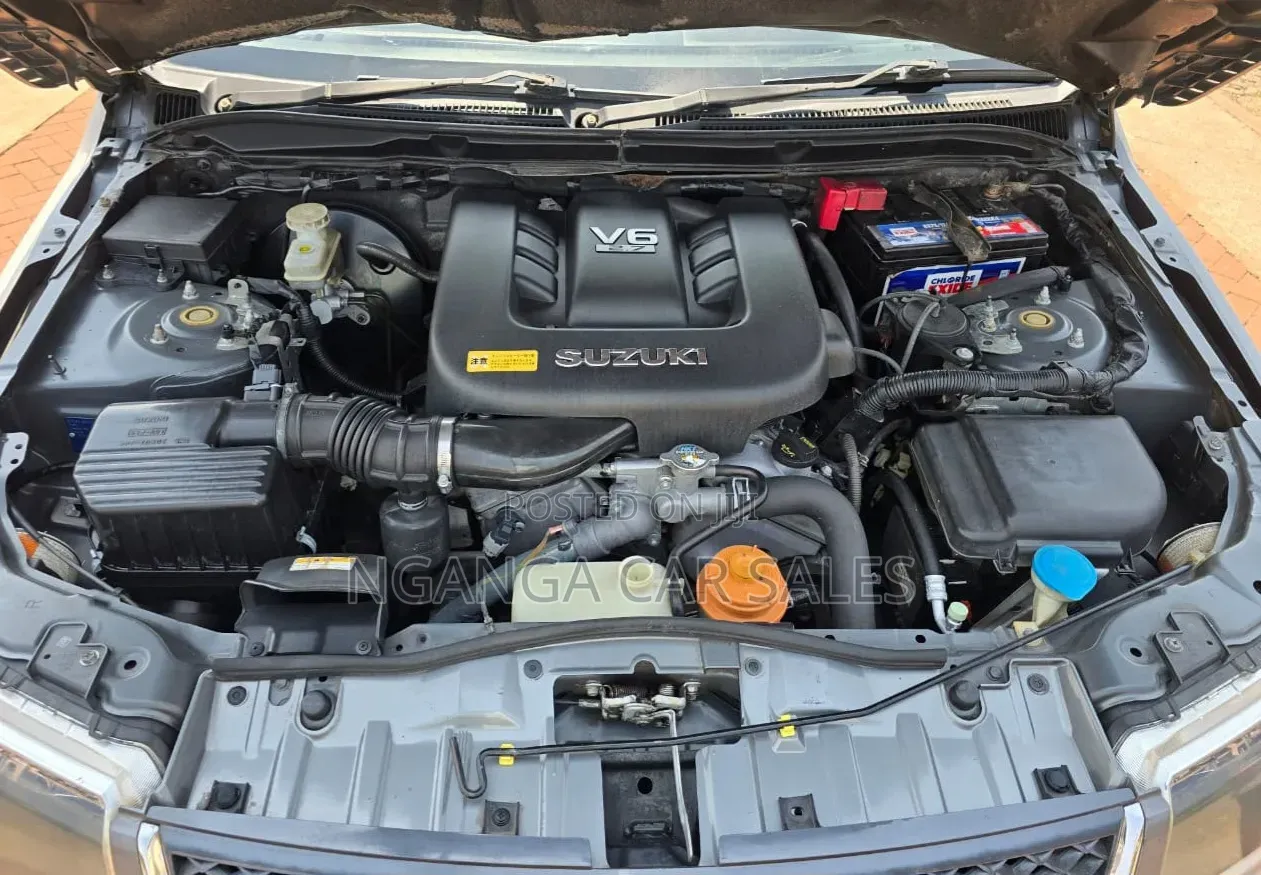 Suzuki Escudo 2005 Gray