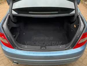 Mercedes-Benz C250 2010 Blue
