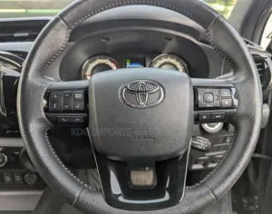 Toyota Hilux 2019 Black