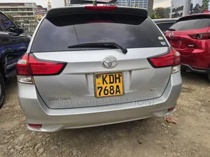 Toyota Corolla Fielder 2015 Silver