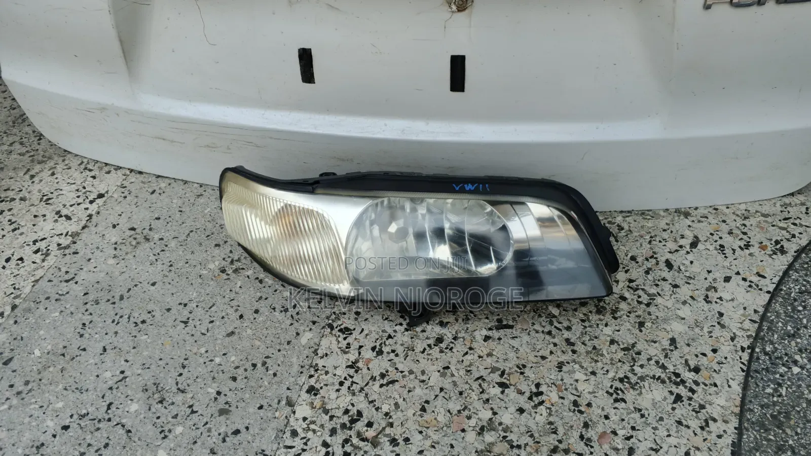 Nissan Expert/ Avenir Headlight