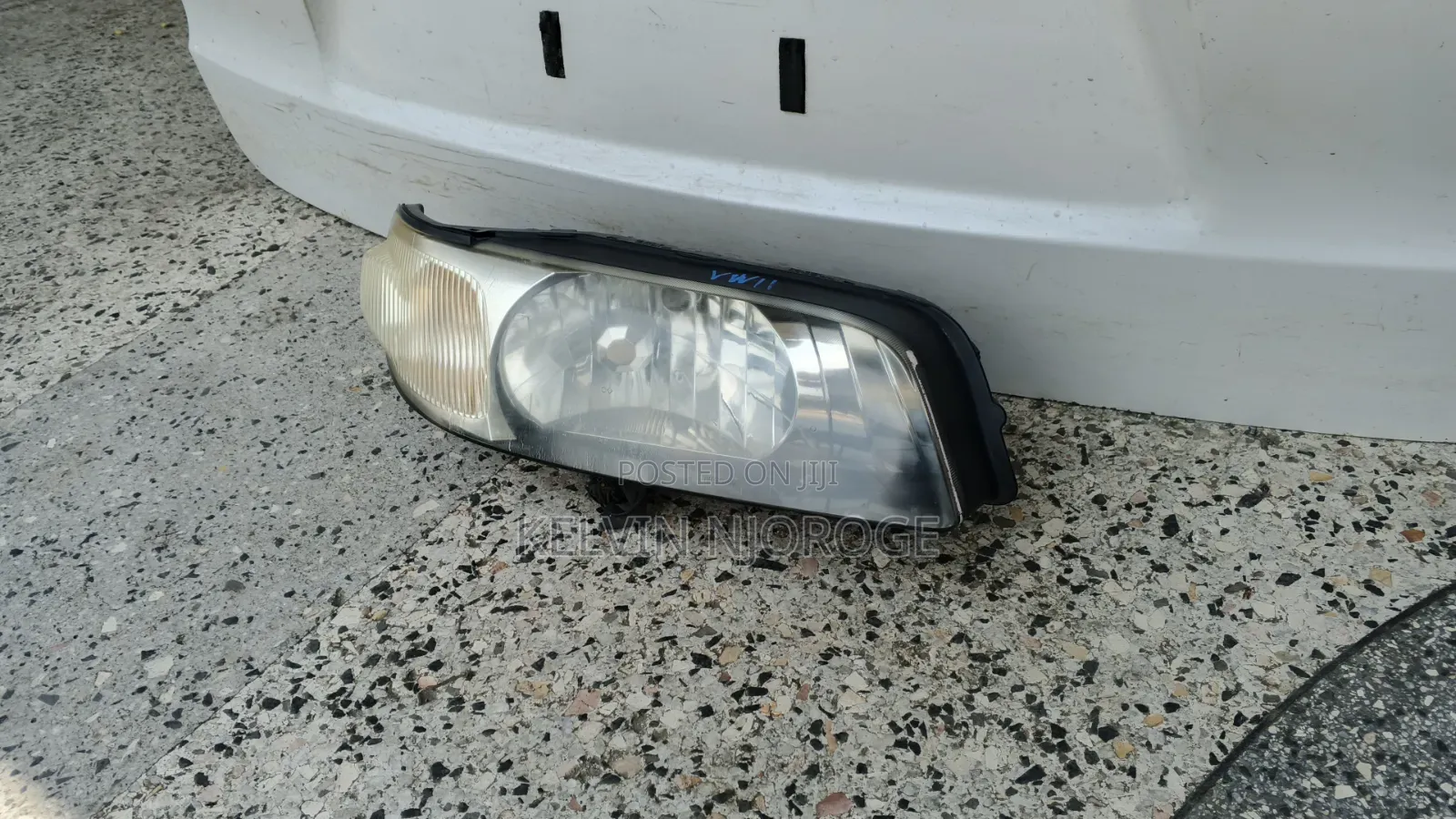Nissan Expert/ Avenir Headlight