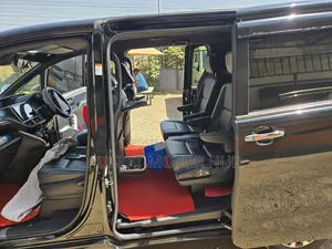 Voxy,noah and ESQUIRE 7 Seaters for Hire