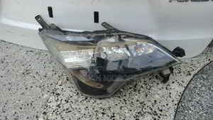 Toyota Spade Headlight