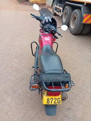 Honda CB 2024 Red