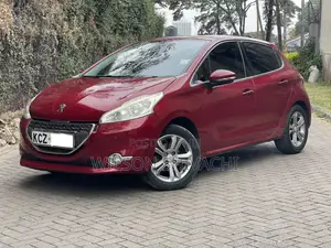 Peugeot 208 2013 Red