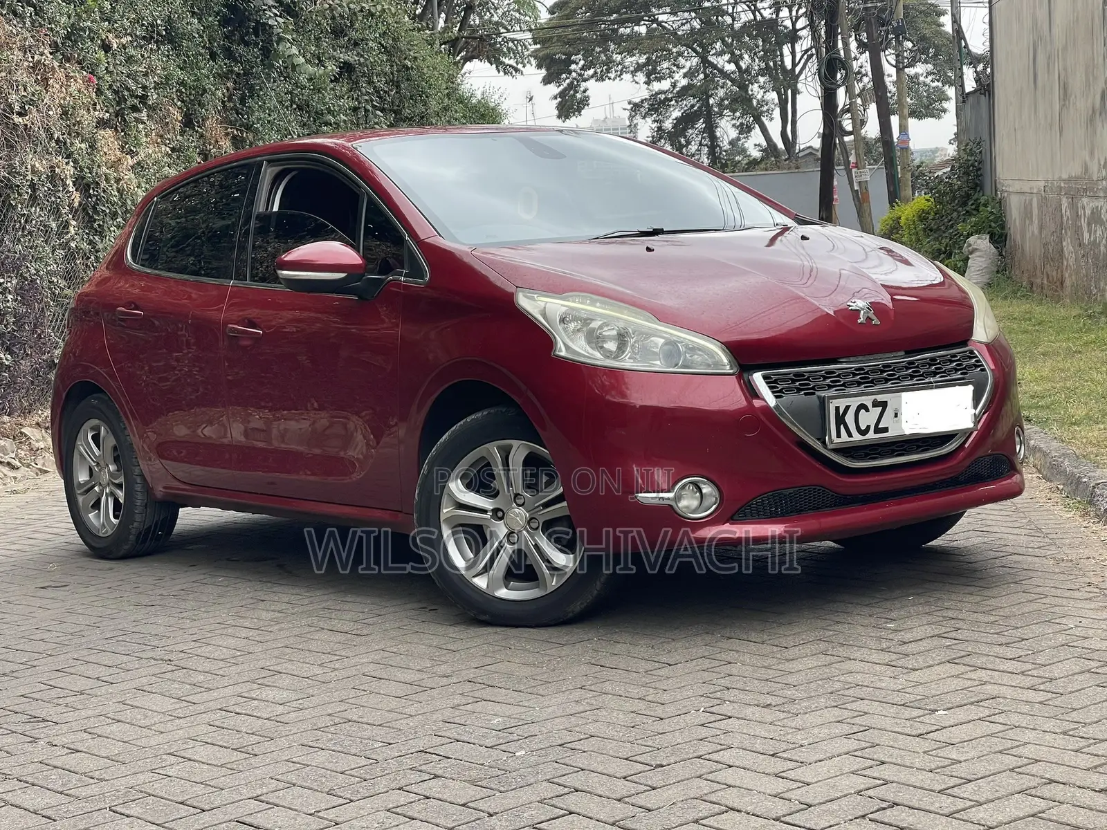 Peugeot 208 2013 Red