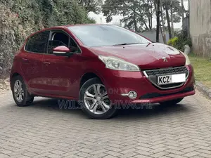 Peugeot 208 2013 Red