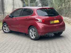 Peugeot 208 2013 Red