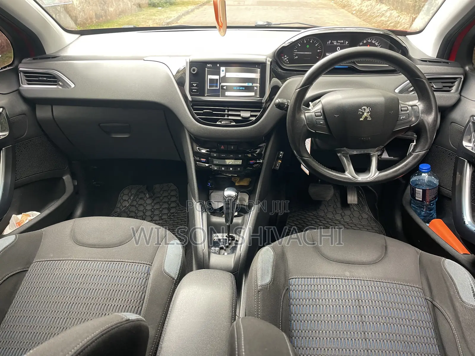 Peugeot 208 2013 Red