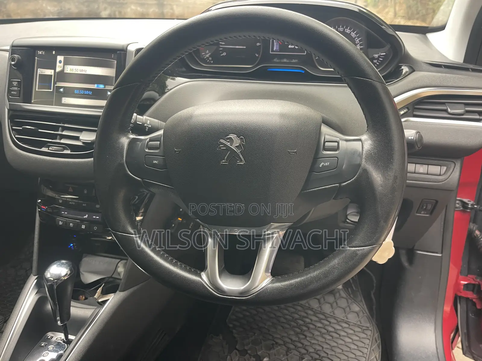Peugeot 208 2013 Red