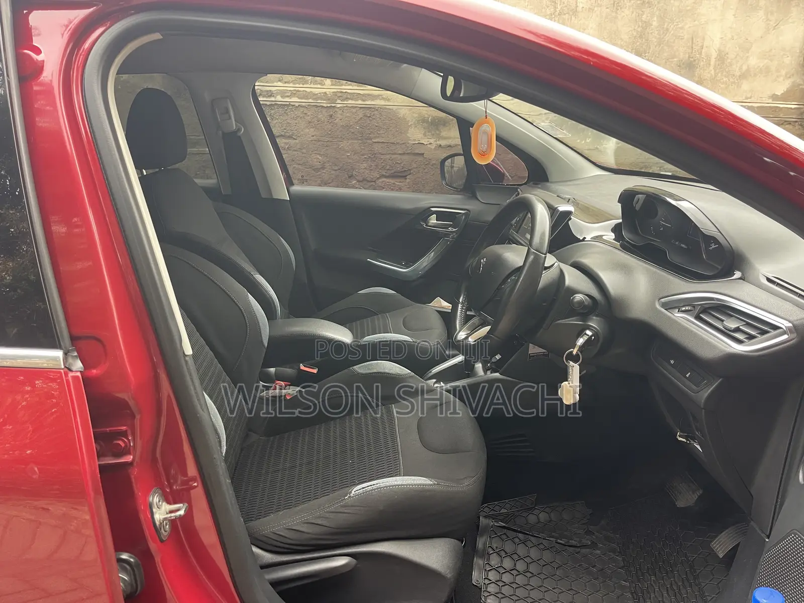 Peugeot 208 2013 Red