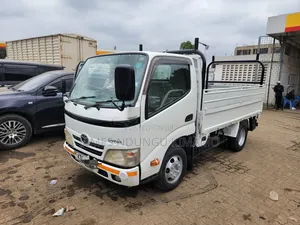 Toyota Dyna 2014 White