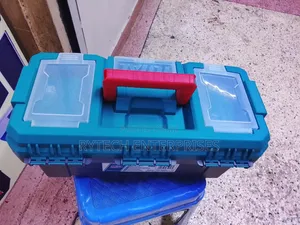 17" Total Plastic Tool Box